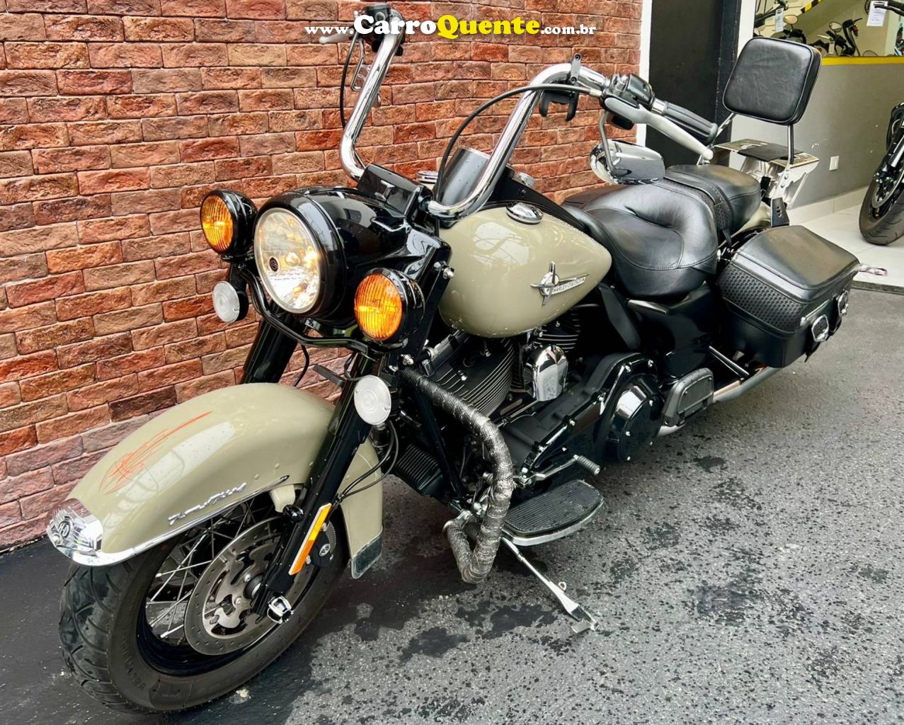 HARLEY-DAVIDSON ROAD KING CLASSIC 2010 - Loja