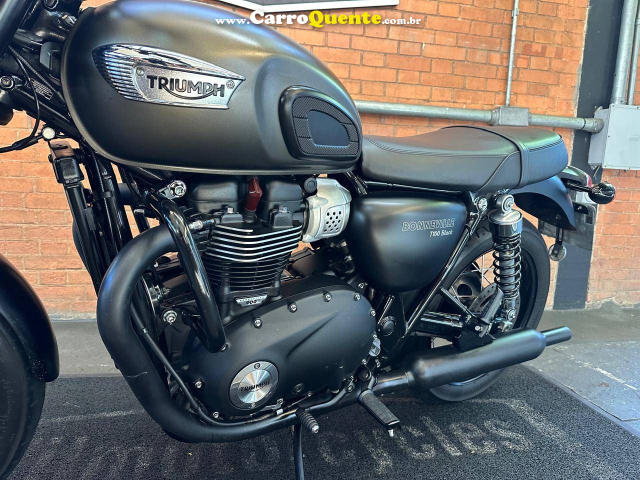 TRIUMPH BONNEVILLE T100 BLACK 900 2021 - Loja