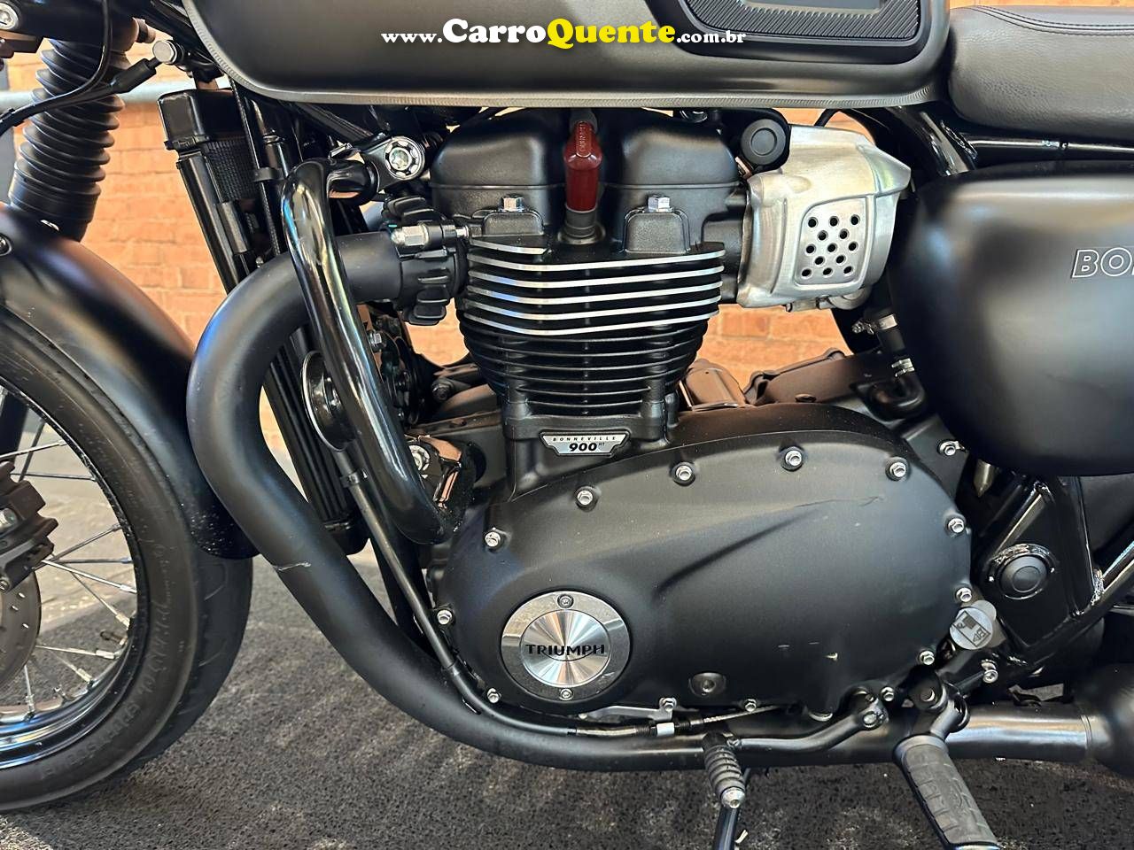 TRIUMPH BONNEVILLE T100 BLACK 900 2021 - Loja