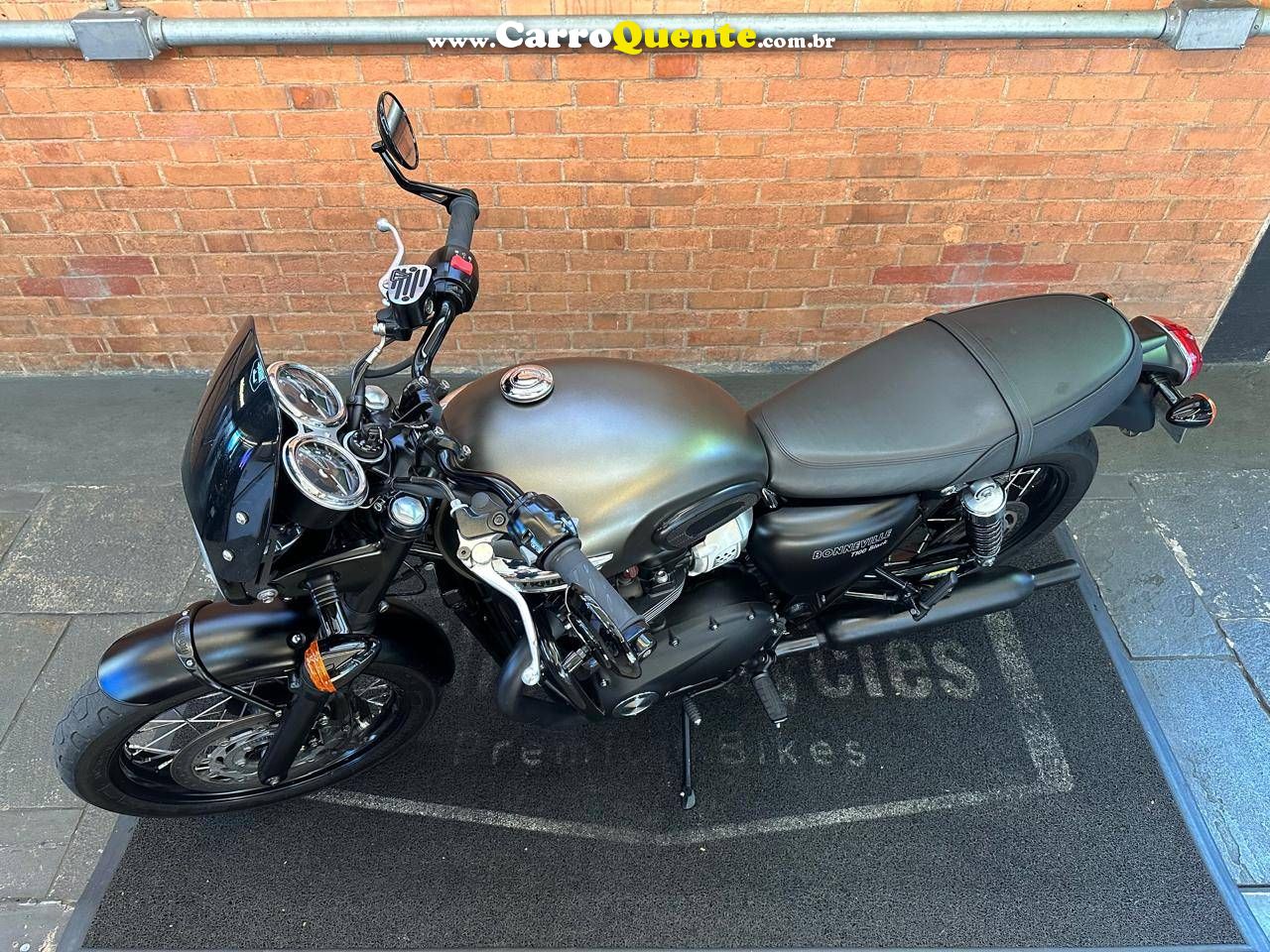 TRIUMPH BONNEVILLE T100 BLACK 900 2021 - Loja