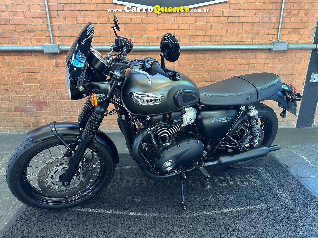 TRIUMPH BONNEVILLE T100 BLACK 900 2021 - Loja