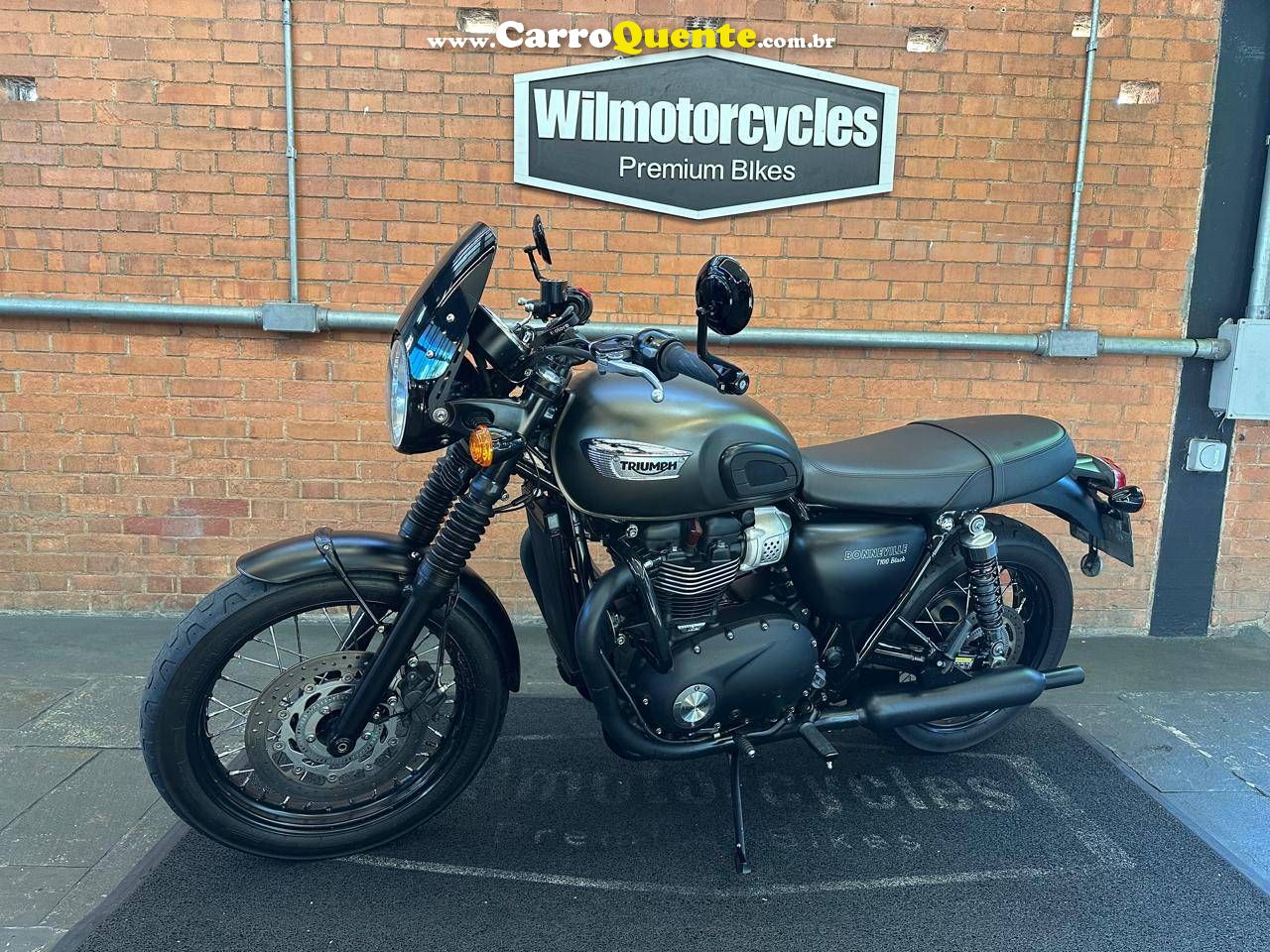TRIUMPH BONNEVILLE T100 BLACK 900 2021 - Loja