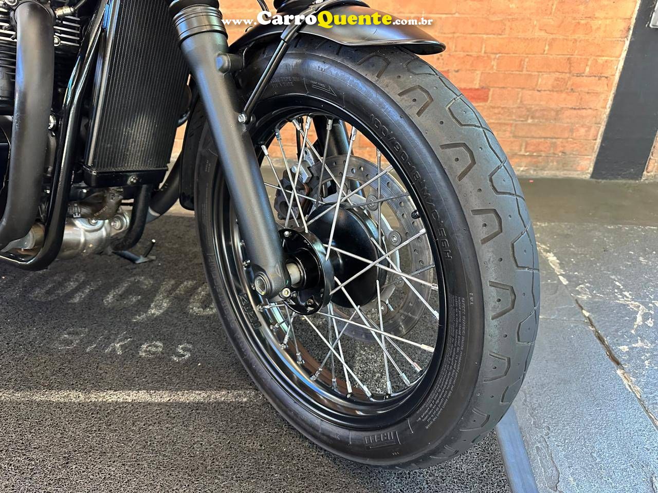 TRIUMPH BONNEVILLE T100 BLACK 900 2021 - Loja