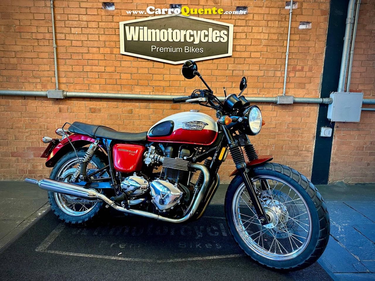 TRIUMPH BONNEVILLE T 100 865 2013 - Loja