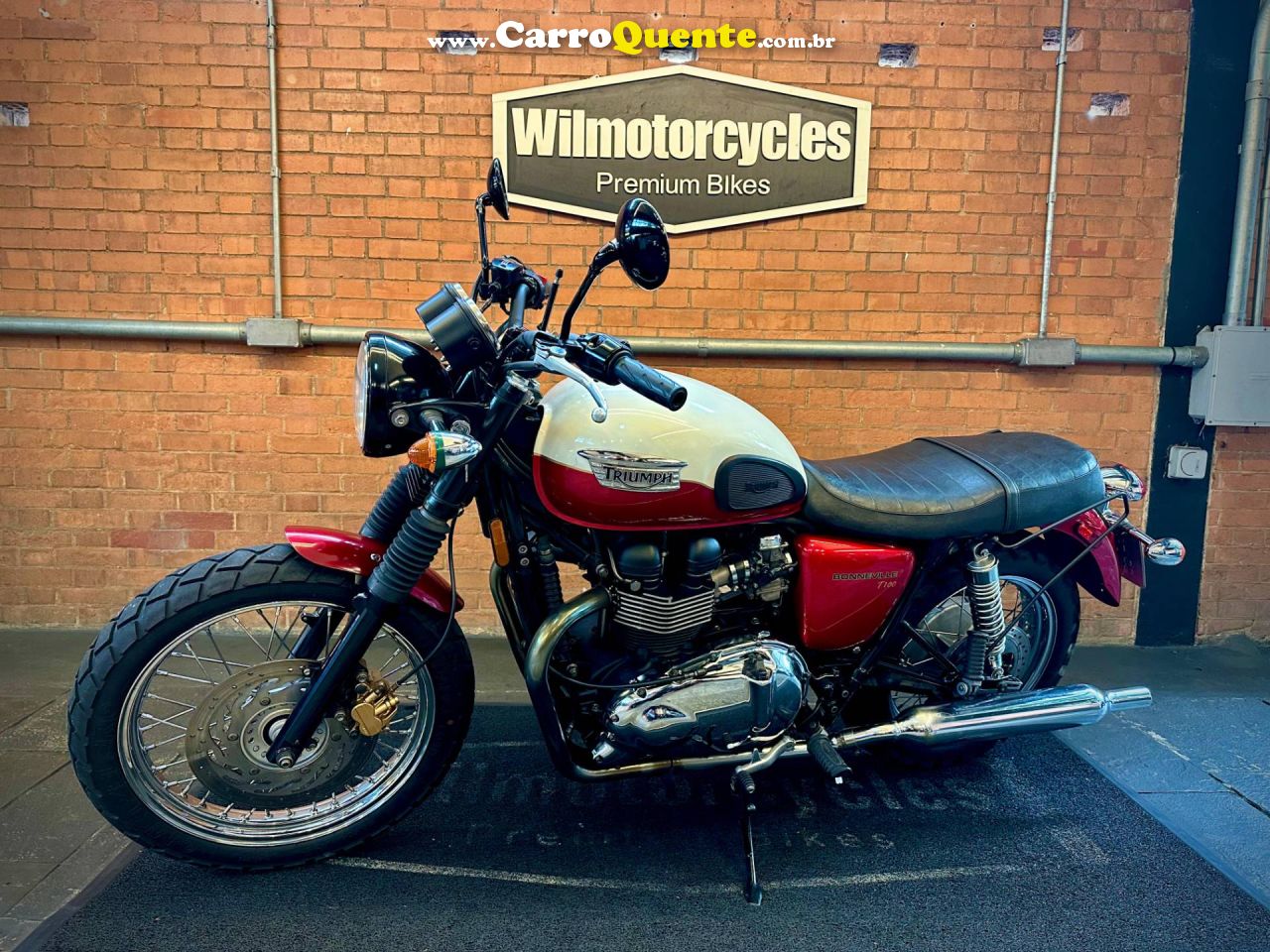 TRIUMPH BONNEVILLE T 100 865 2013 - Loja
