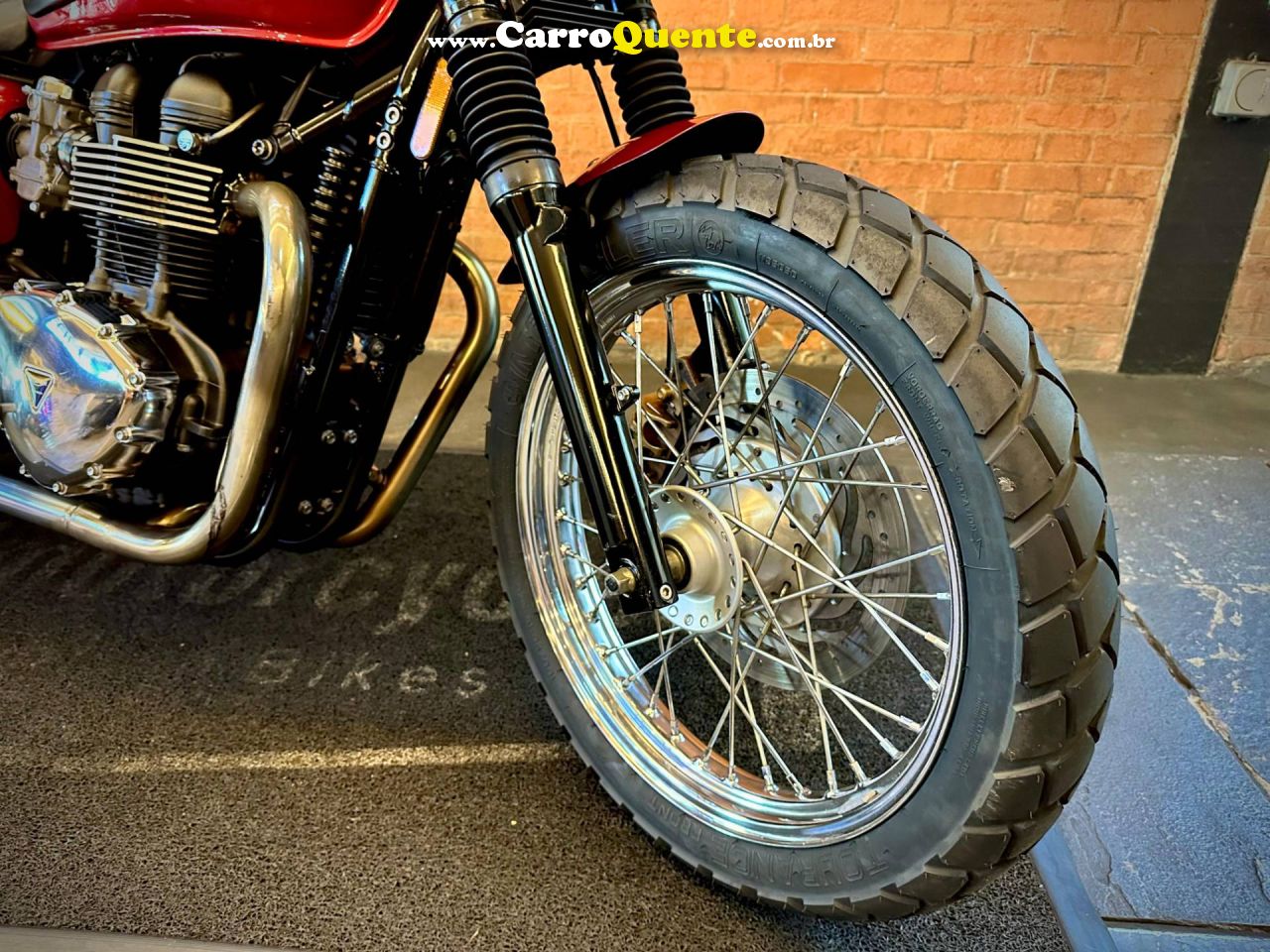 TRIUMPH BONNEVILLE T 100 865 2013 - Loja
