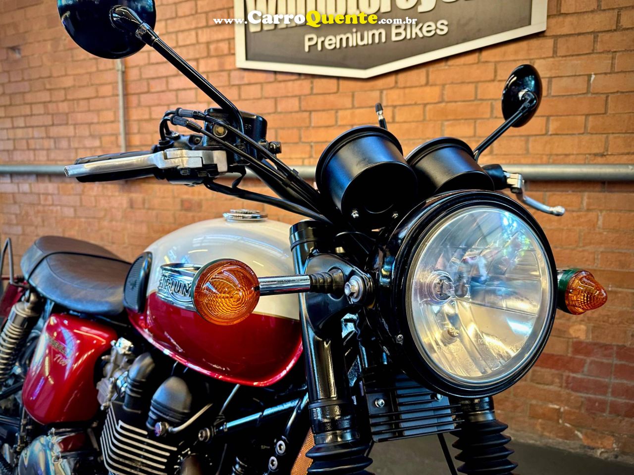 TRIUMPH BONNEVILLE T 100 865 2013 - Loja