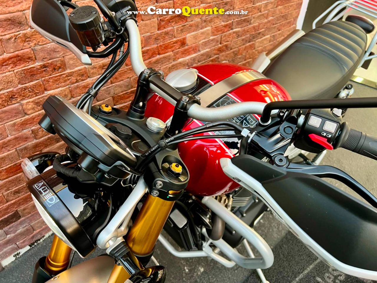 TRIUMPH BONNEVILLE SCRAMBLER 1200 XE 2023 - Loja
