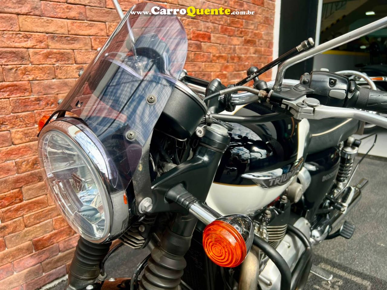 TRIUMPH BONNEVILLE T120 1200 2017 - Loja