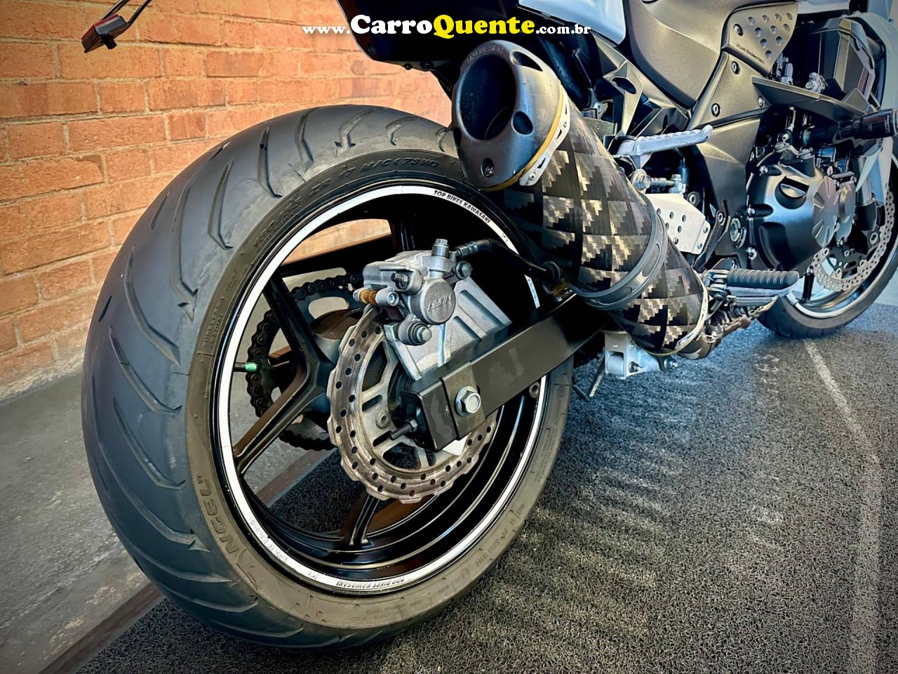 KAWASAKI Z750 2011 - Loja