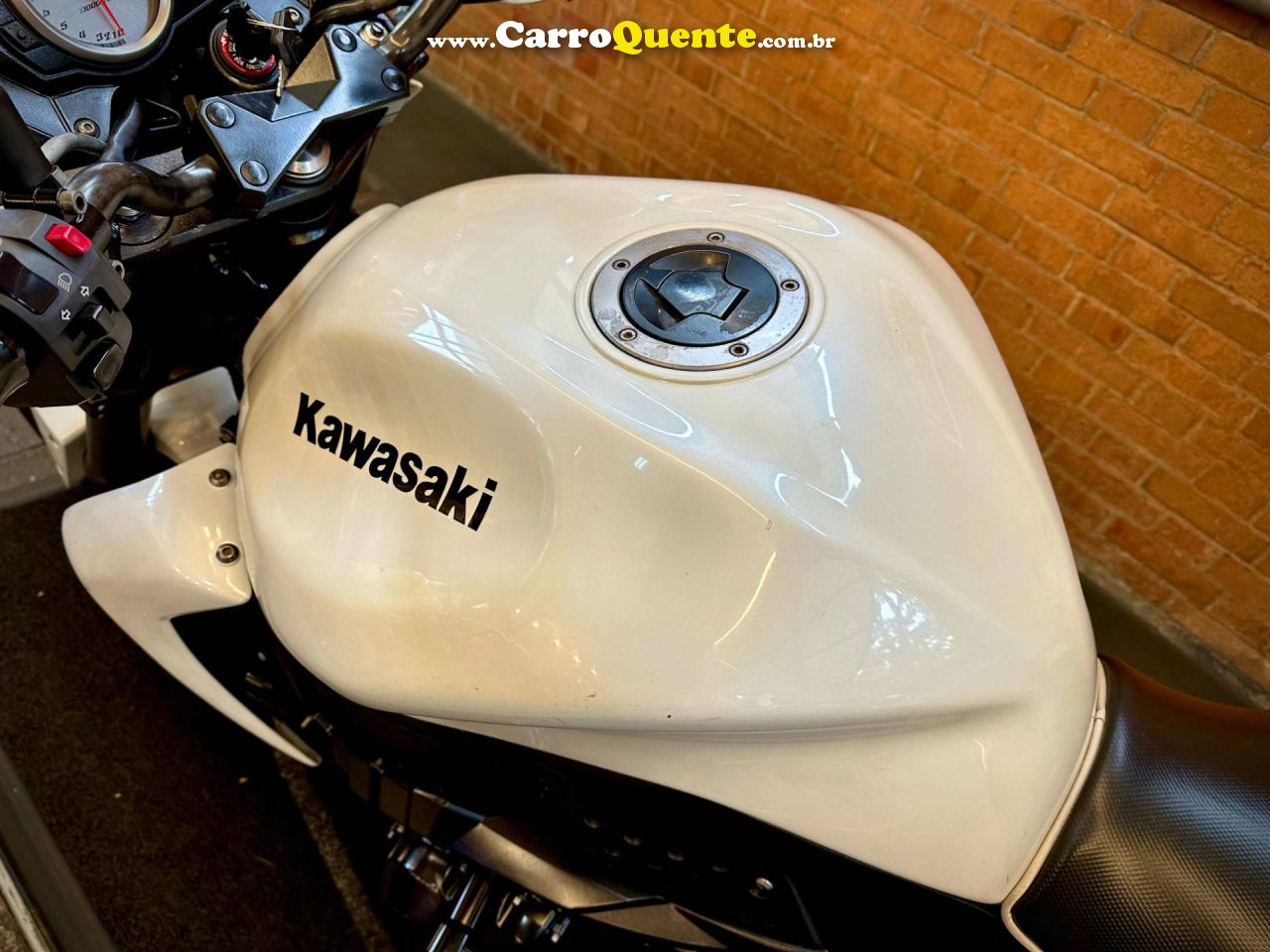 KAWASAKI Z750 2011 - Loja