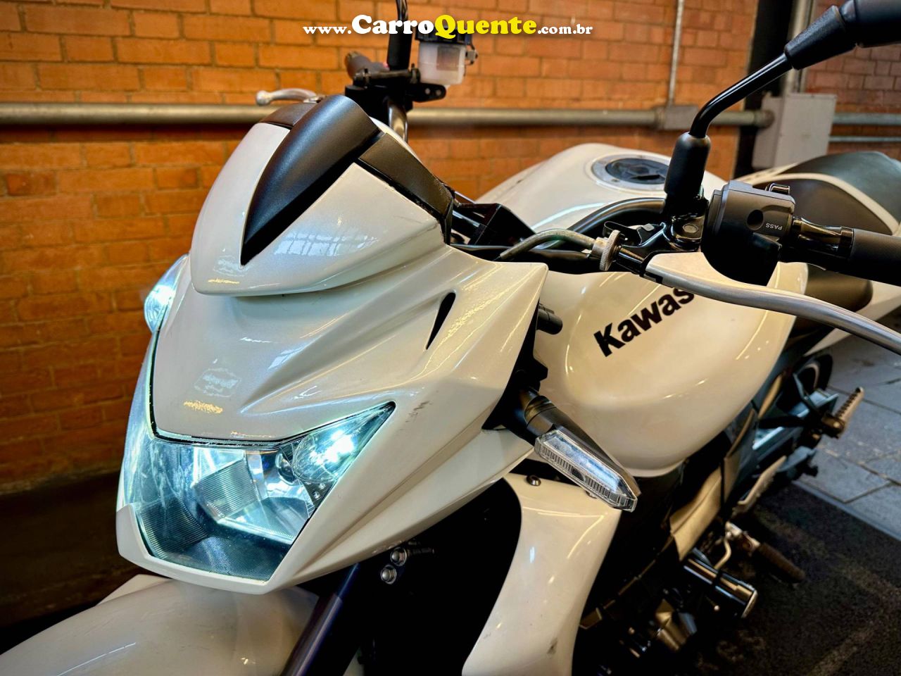 KAWASAKI Z750 2011 - Loja