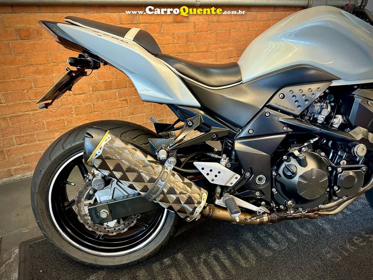KAWASAKI Z750 2011 - Loja
