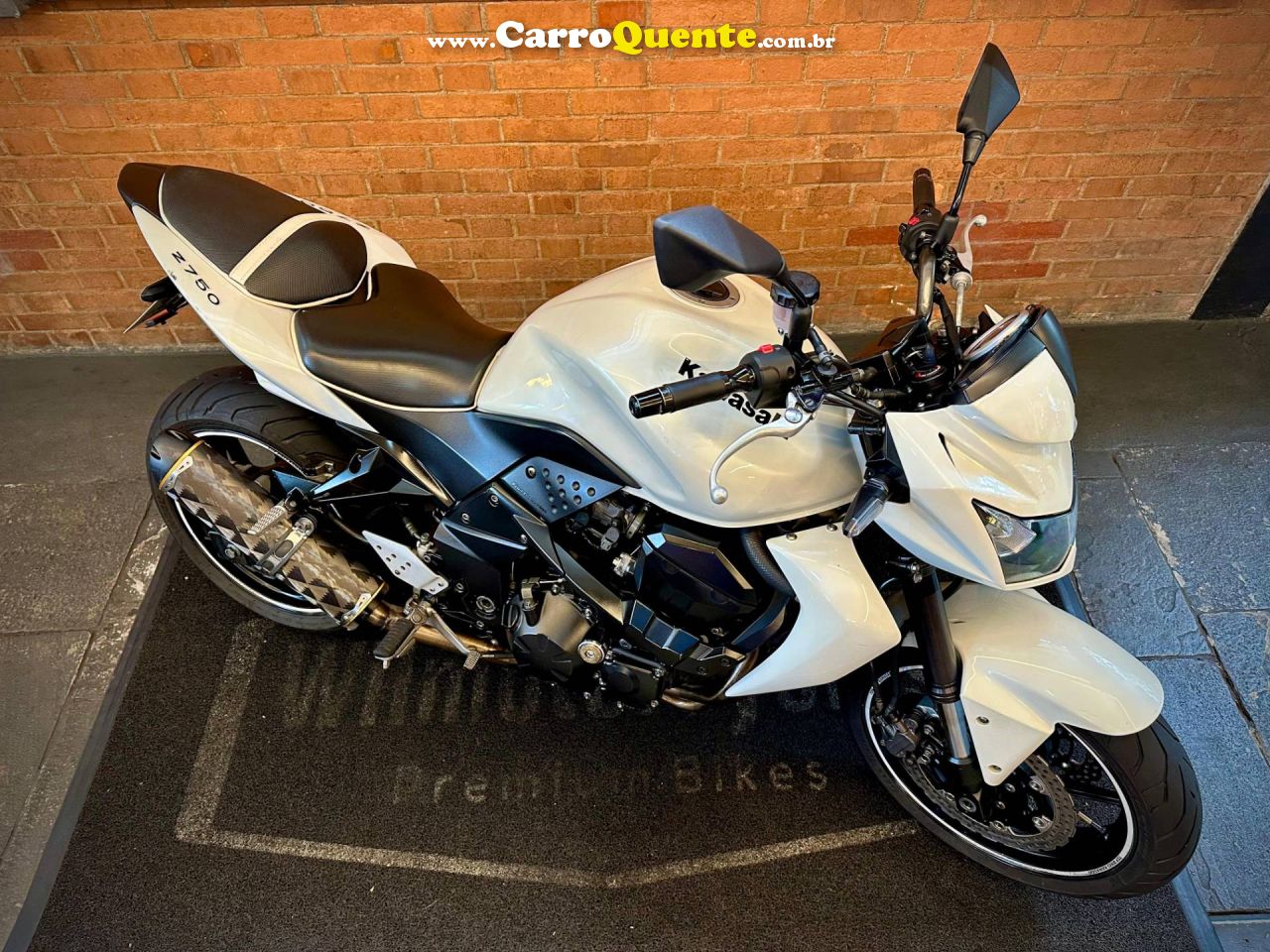 KAWASAKI Z750 2011 - Loja