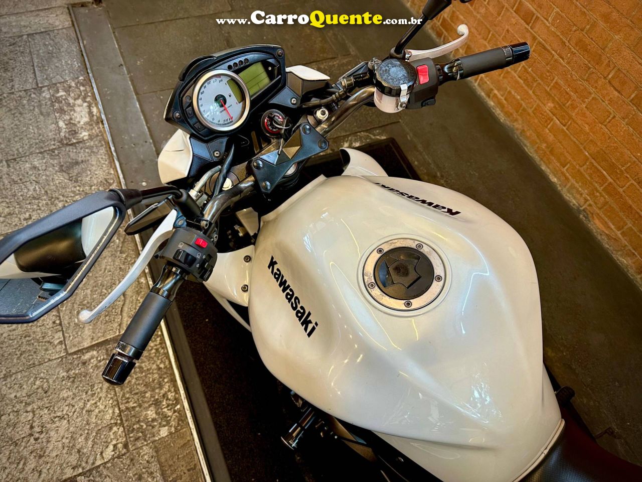 KAWASAKI Z750 2011 - Loja