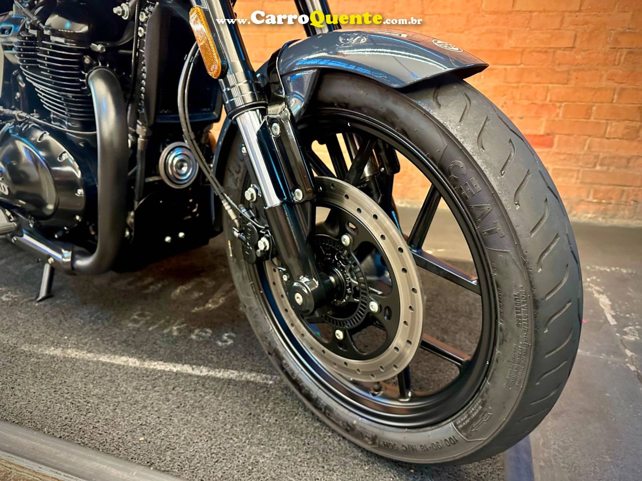 ROYAL ENFIELD SHOTGUN 650 STENCIL WHITE 2026 - Loja
