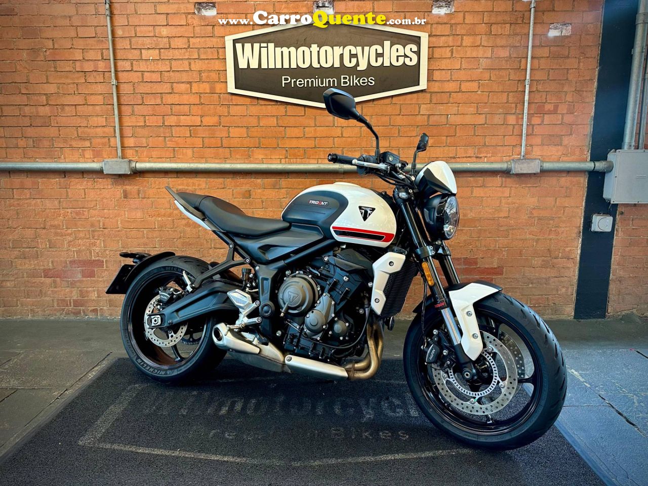 TRIUMPH TRIDENT 660 2022 - Loja