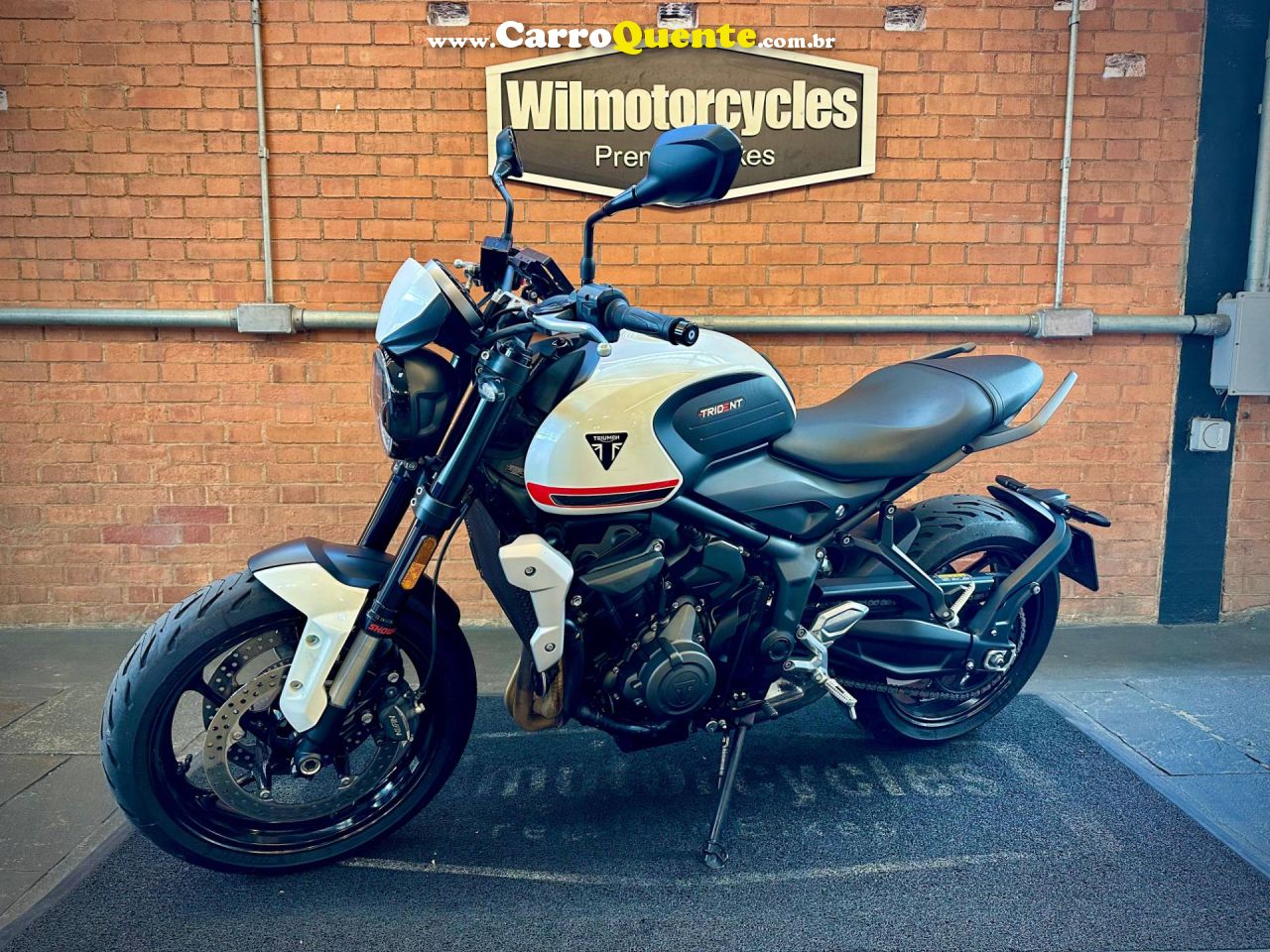 TRIUMPH TRIDENT 660 2022 - Loja