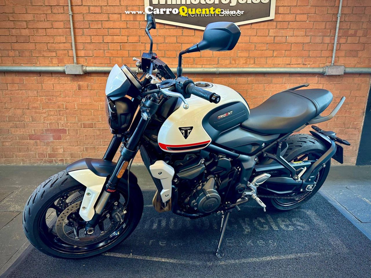 TRIUMPH TRIDENT 660 2022 - Loja