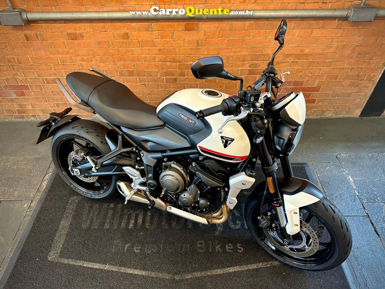 TRIUMPH TRIDENT 660 2022 - Loja