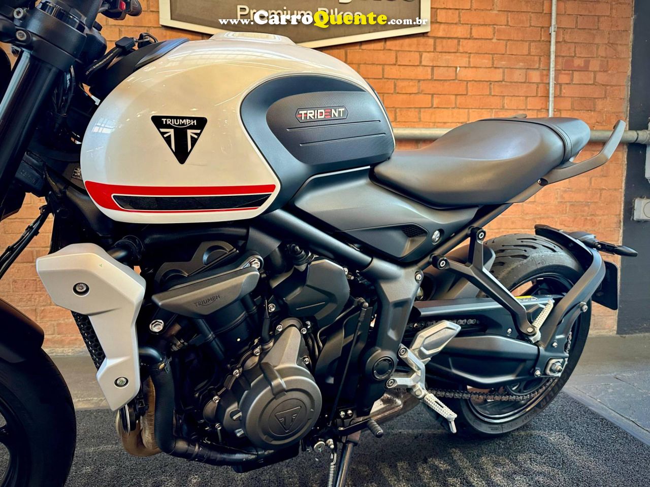 TRIUMPH TRIDENT 660 2022 - Loja