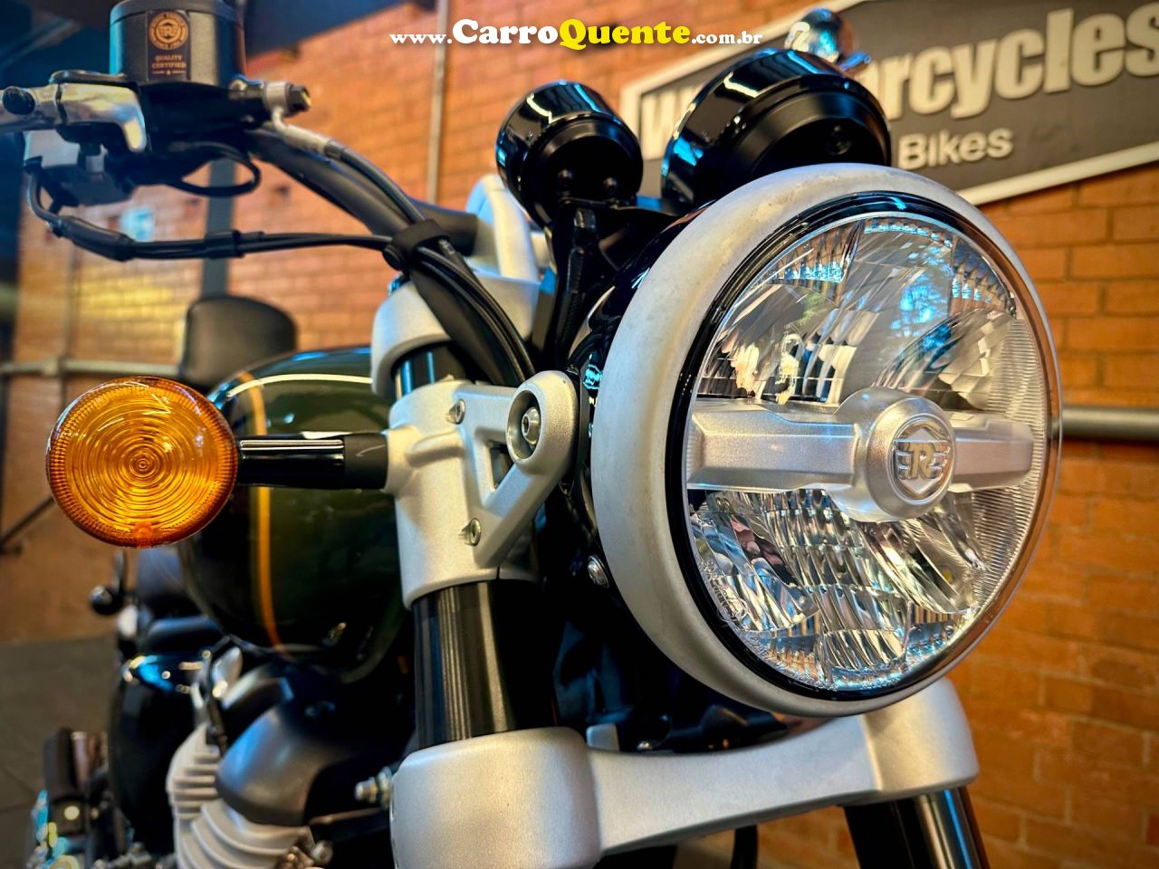ROYAL ENFIELD METEOR 650 INTERSTELLAR 2025 - Loja
