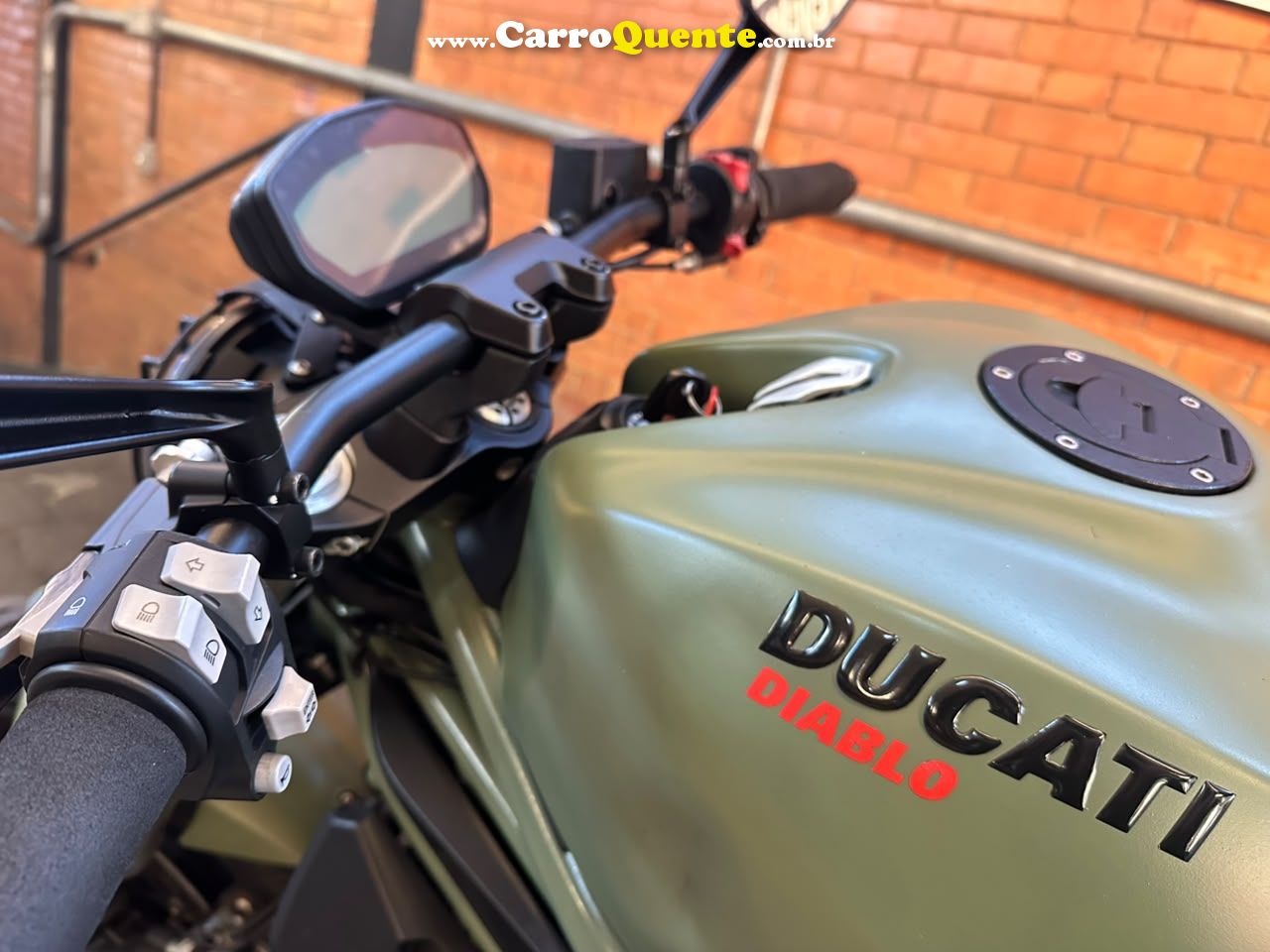 DUCATI MONSTER 797 2018 - Loja