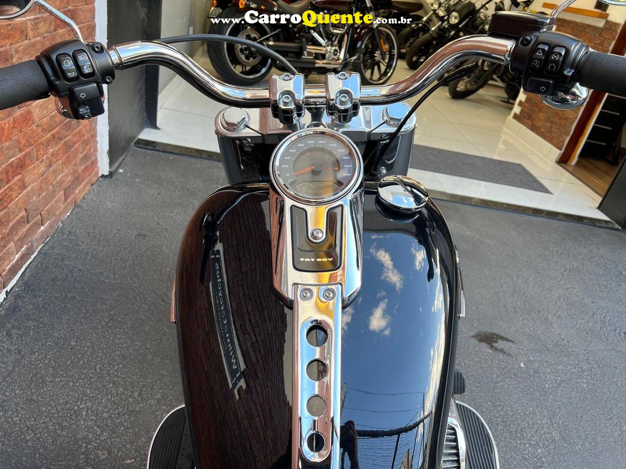 HARLEY-DAVIDSON SOFTAIL FAT BOY 114 2023 - Loja