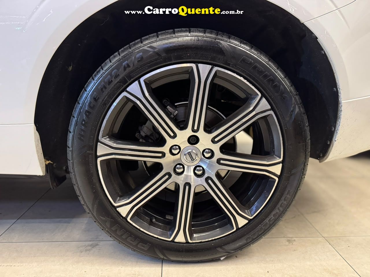 VOLVO XC60 2019 - Loja