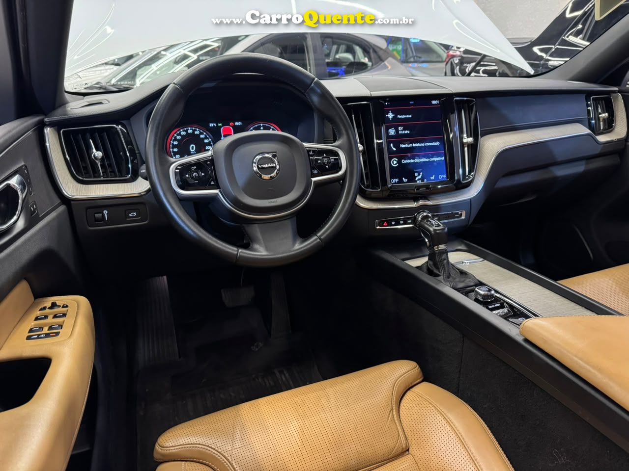 VOLVO XC60 2019 - Loja
