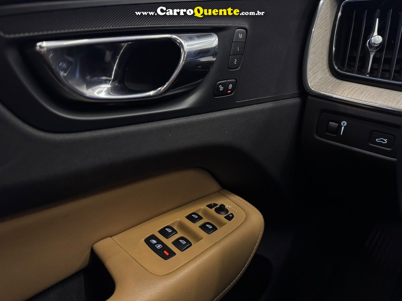 VOLVO XC60 2019 - Loja