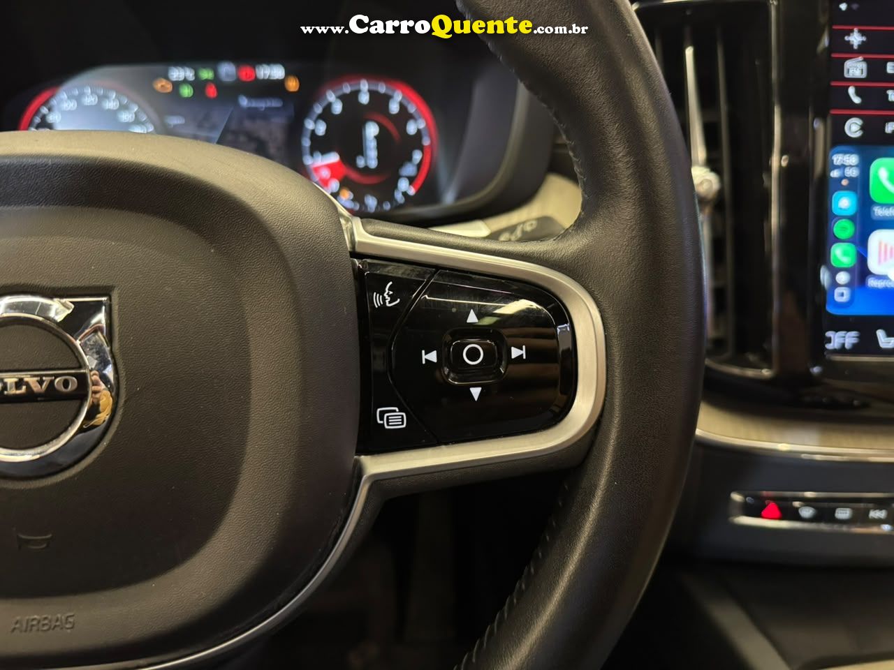 VOLVO XC60 2019 - Loja