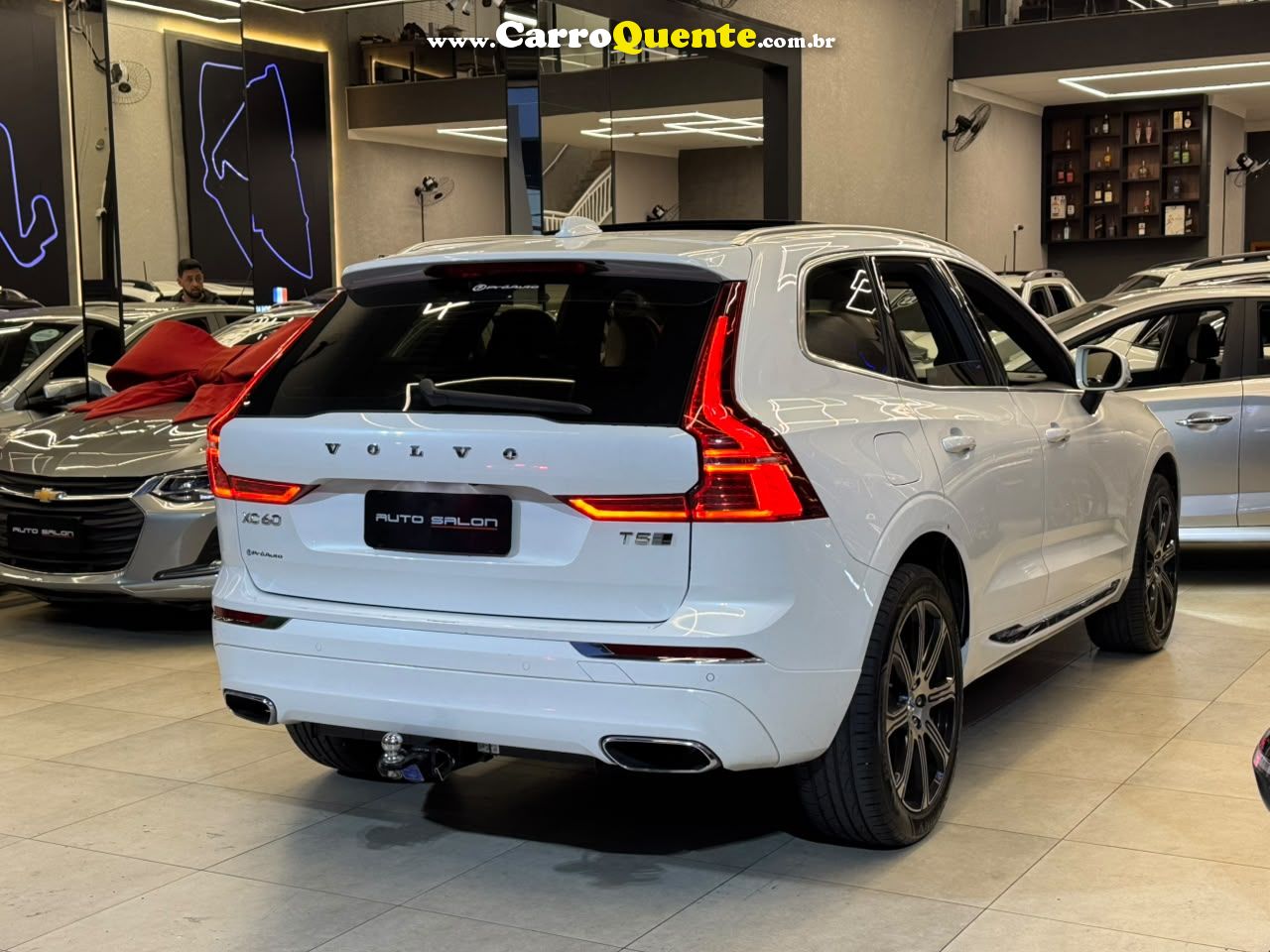 VOLVO XC60 2019 - Loja