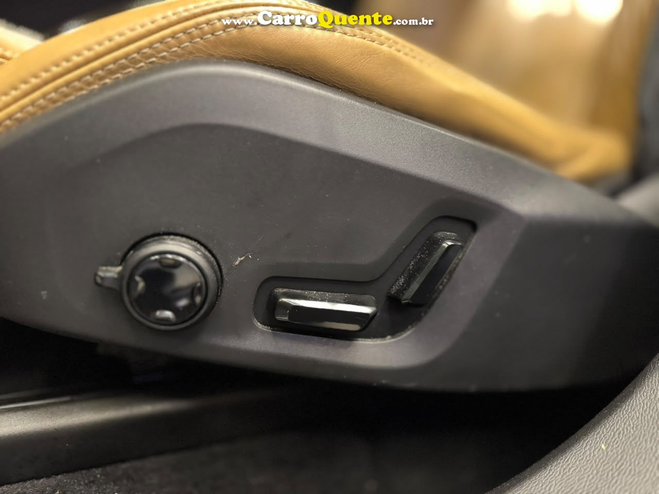 VOLVO XC60 2019 - Loja