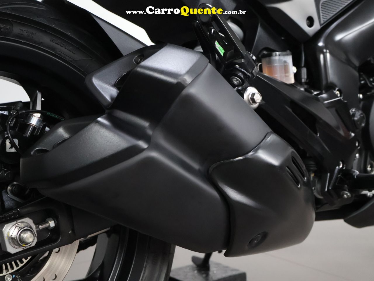 BAJAJ DOMINAR 400 ABS 2023 - Loja