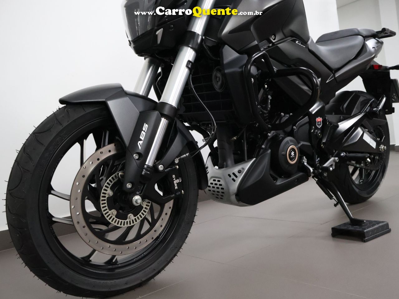 BAJAJ DOMINAR 400 ABS 2023 - Loja