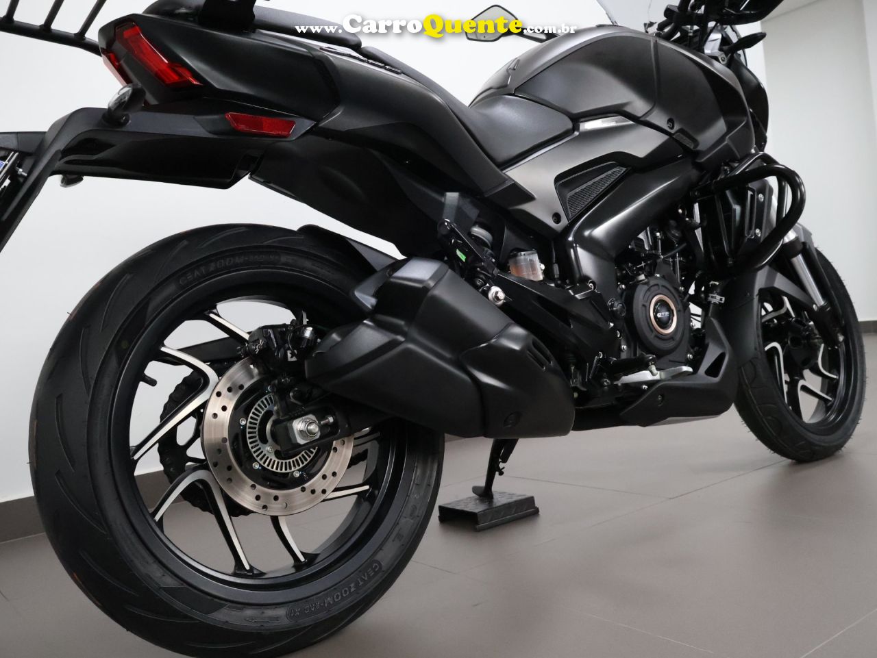 BAJAJ DOMINAR 400 ABS 2023 - Loja