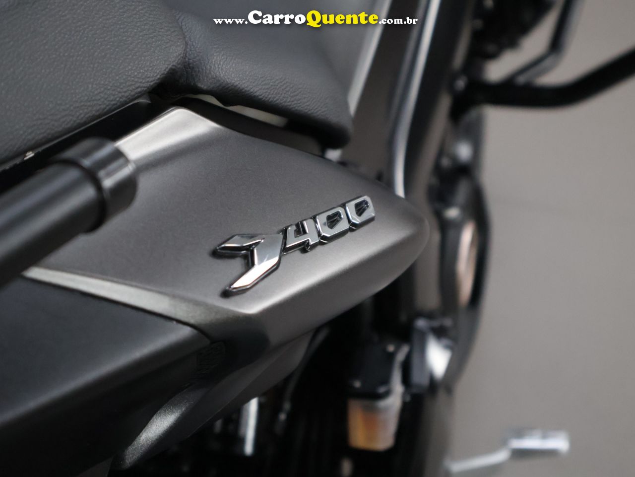 BAJAJ DOMINAR 400 ABS 2023 - Loja