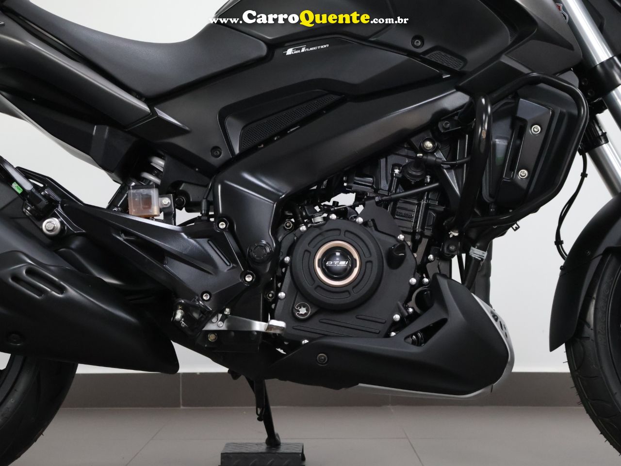 BAJAJ DOMINAR 400 ABS 2023 - Loja