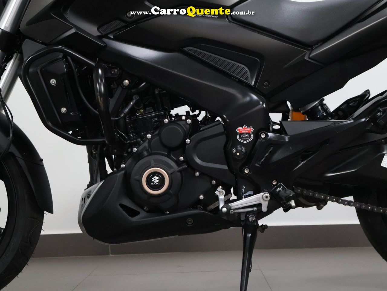 BAJAJ DOMINAR 400 ABS 2023 - Loja