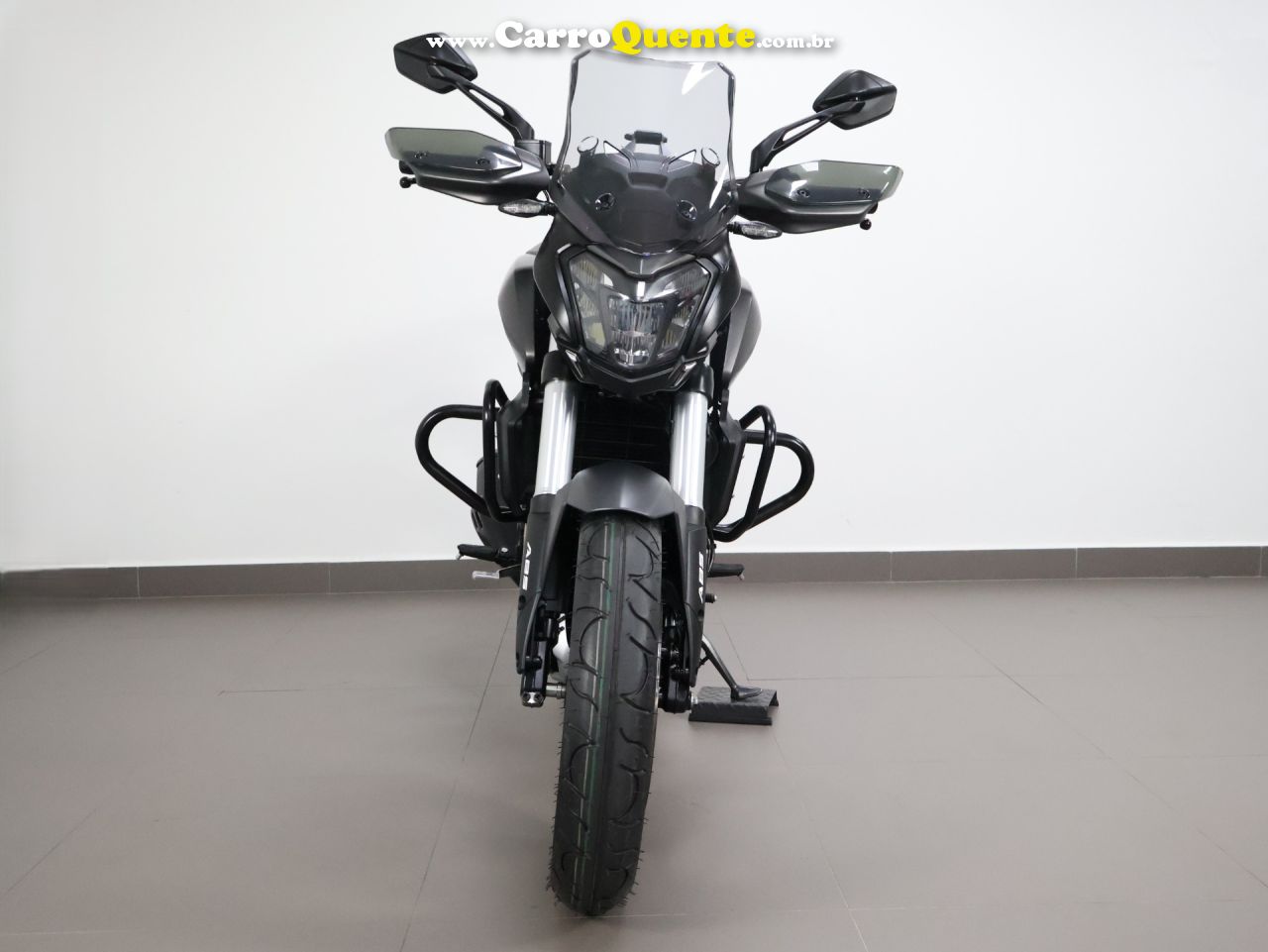 BAJAJ DOMINAR 400 ABS 2023 - Loja
