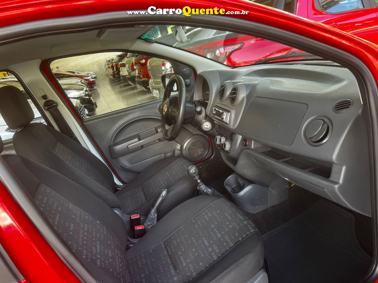 FIAT UNO 1.0 EVO VIVACE 8V 2016 - Loja