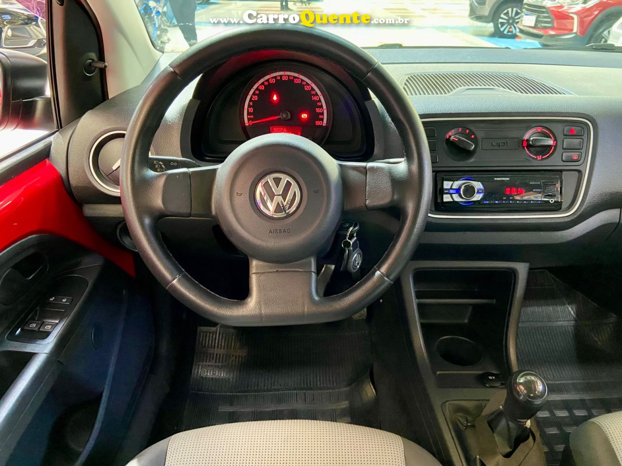 VOLKSWAGEN UP 1.0 MPI TAKE UP 12V 2015 - Loja