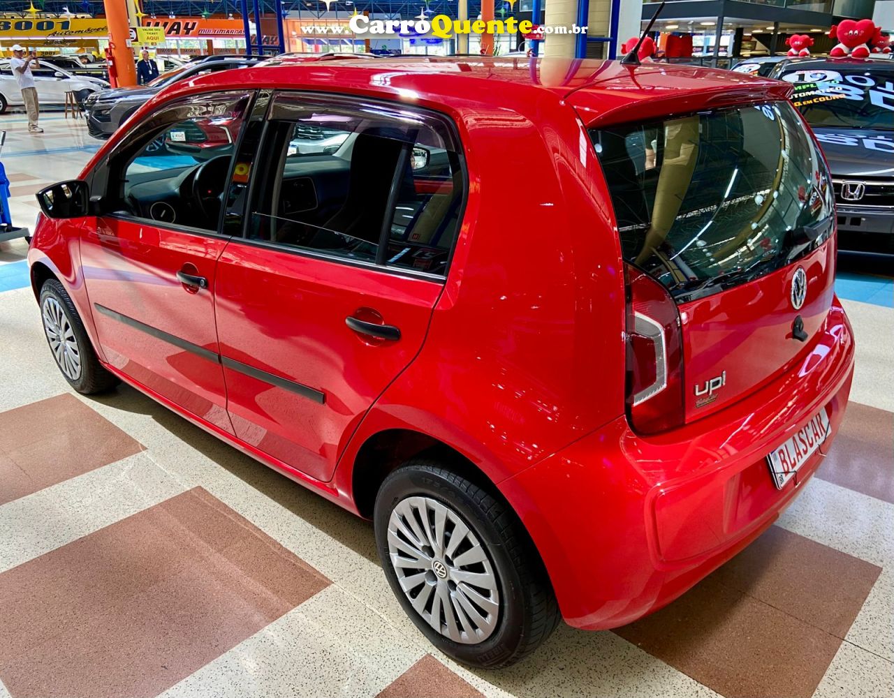 VOLKSWAGEN UP 1.0 MPI TAKE UP 12V 2015 - Loja