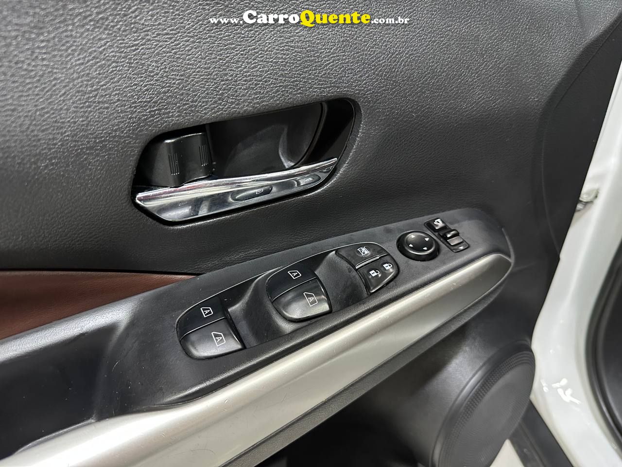 NISSAN KICKS 1.6 16V SL 2019 - Loja