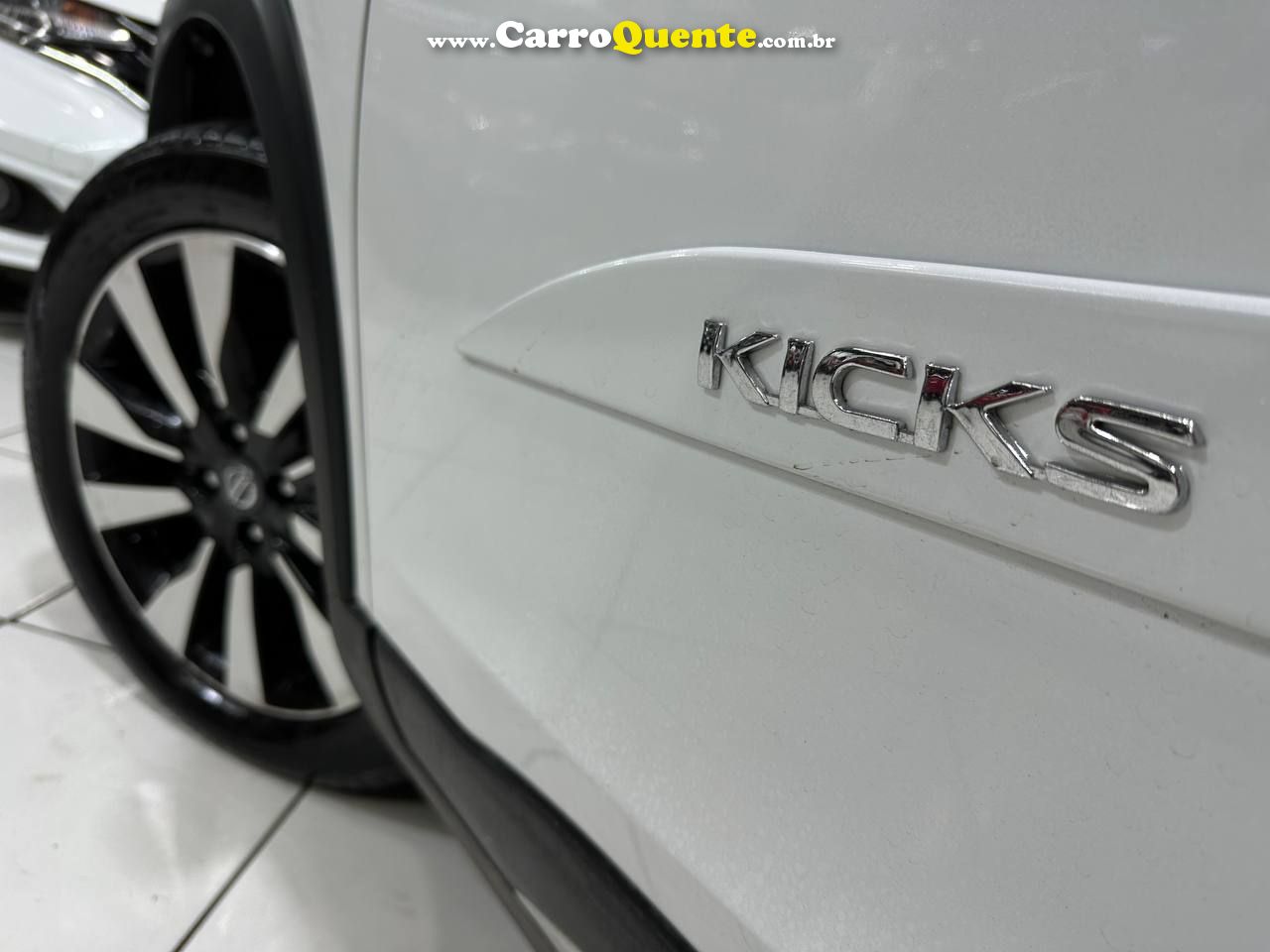 NISSAN KICKS 1.6 16V SL 2019 - Loja
