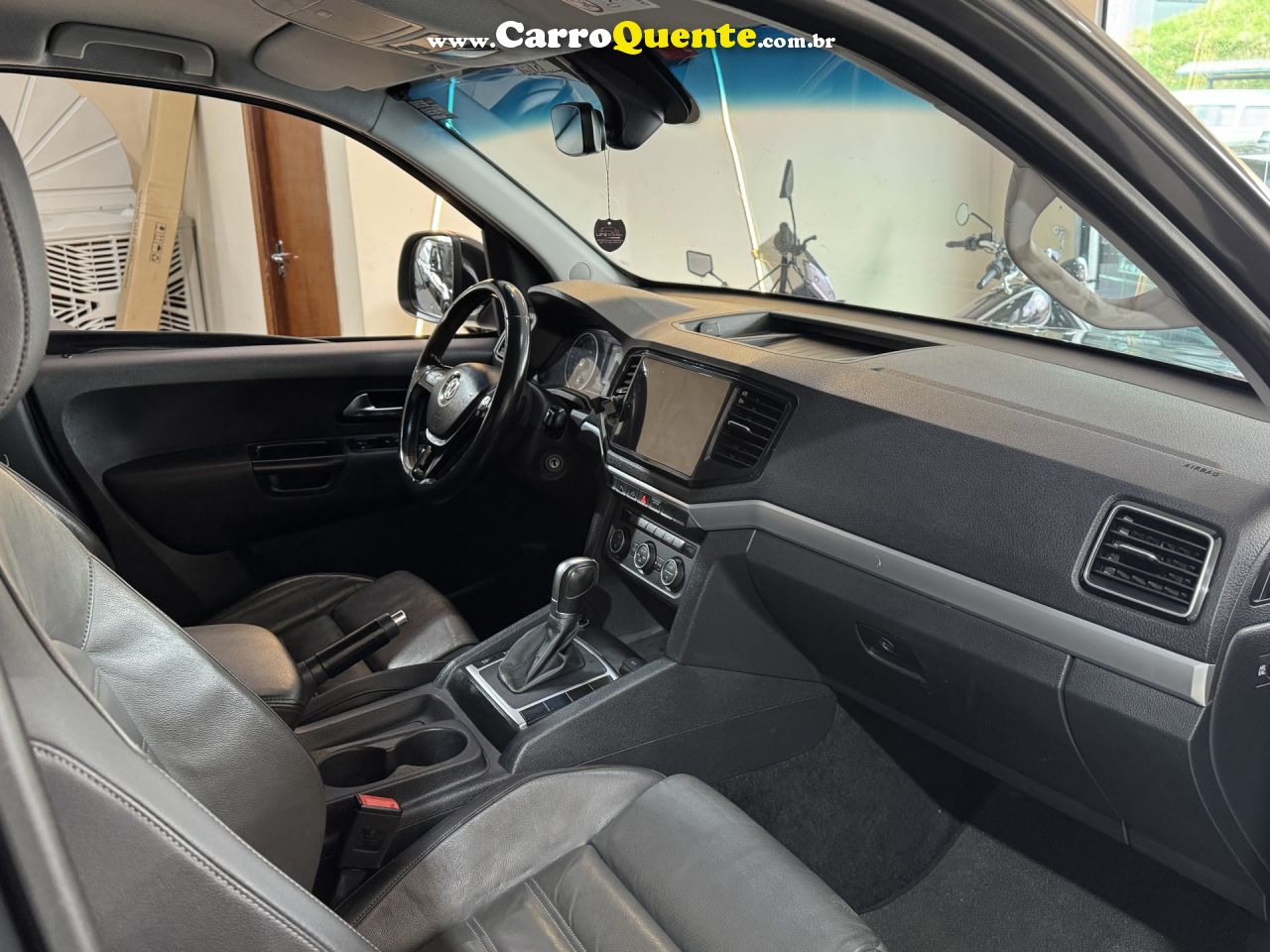 VOLKSWAGEN   AMAROK HIGHLINE CD 3.0 4X4 TB DIES. AUT.   CINZA 2018 3.0 DIESEL - Loja