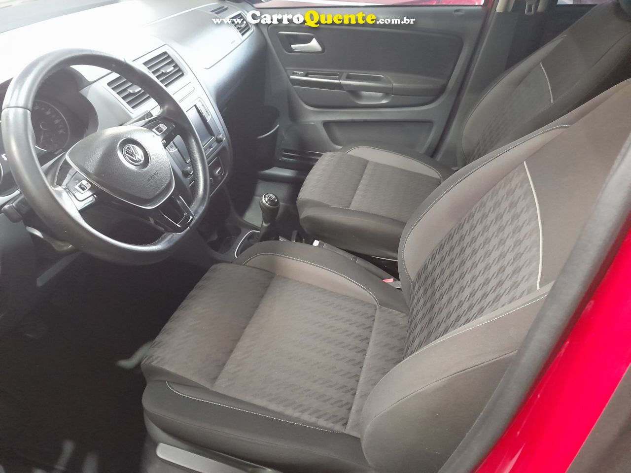 VOLKSWAGEN   FOX COMFORTLINE 1.6 FLEX 8V 5P   VERMELHO 2018 1.6 FLEX - Loja