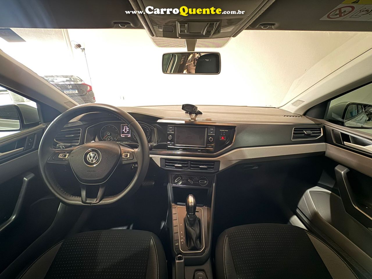 VOLKSWAGEN   POLO COMFORT. 200 TSI 1.0 FLEX 12V AUT.   PRATA 2018 1.0 FLEX - Loja
