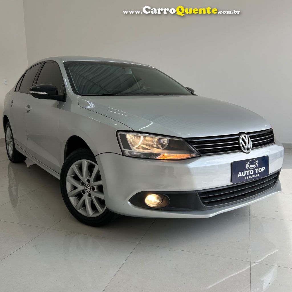 VOLKSWAGEN   JETTA COMFORTLINE 2.0 T.FLEX 8V 4P TIPT.   PRATA 2012 2.0 FLEX - Loja